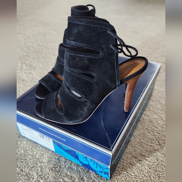 Seychelles Play Along Heel Black Suede - Picture 3 of 6